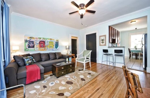 Dilworth Condo | Clean Dilworth 1BR King Condo | Balcony | Walkable