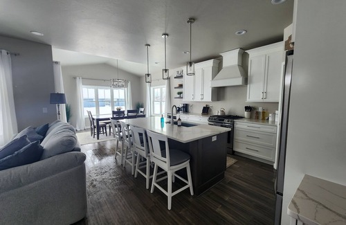 Butte Des Morts House | Clean, family friendly rental in a safe neighborhood!
