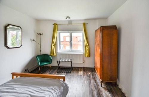 Hendon Apartment | Clean, Fresh, and Spacious 2 bed