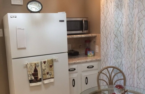 Cheektowaga House | Clean Modern Home,Cozy MINUTES to Airport and Downtown