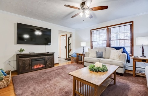 Brockport House | Clean, modern, updated 3 bedroom whole house in Brockport NY near the Erie Canal