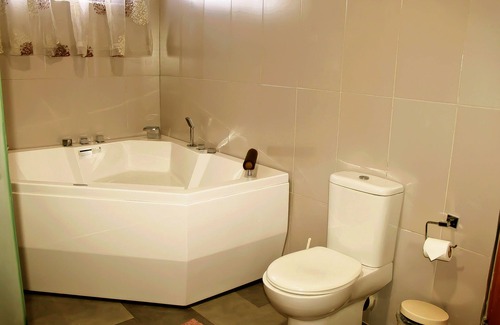 Obuasi Hotel | Clean & Serene Atmosphere for Business and Leisure