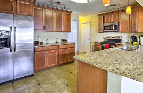 Flor-a-mar House | Clean Single-Story Home w/ Hot Tub - Pets Welcome!