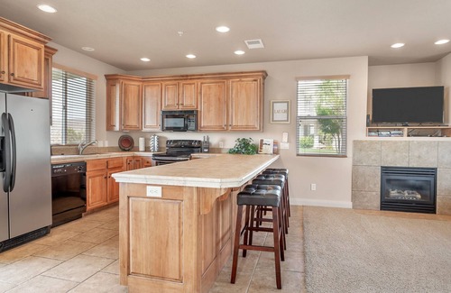 St. George Condo | Clean, Spacious lst Floor End Unit Las Palmas w/Great Views