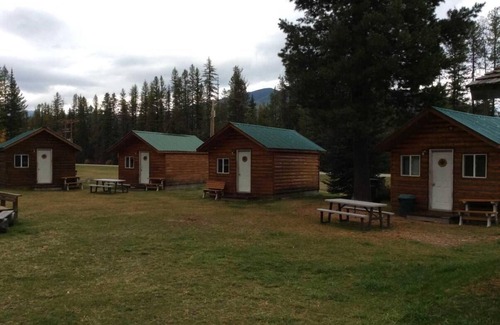 West Glacier Cabin | Clear Sky Resorts Deluxe 2 Bedroom Cabin