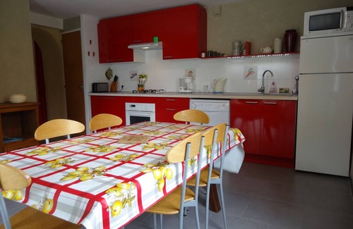 Saint-Paul-le-Jeune House | Clear waters, bed and breakfast "the source