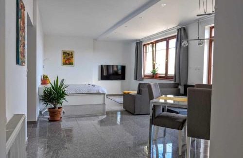 Old Town Apartment | ClearVueHome Apartments Bratislava Slavin