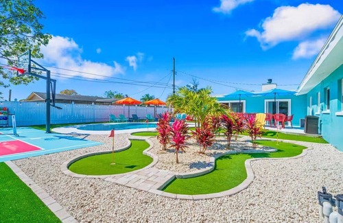 Clearwater House | Clearwater Dream! Singles Pickleball, Heated Pool