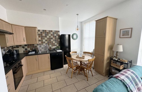 Llandudno Apartment | Clement Lodge Llandudno 2 Bedrooms Sleeps 4 Parking