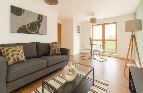 Clerkenwell Apartment | Clerkenwell Flat by Whitecross Street Market