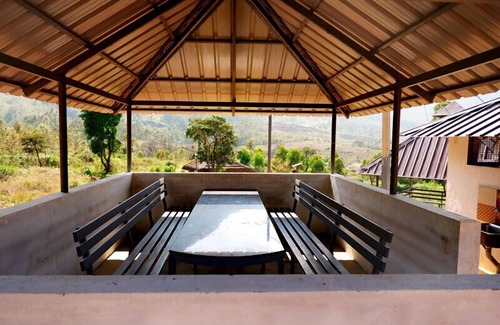 Kanthalloor Hotel | Cleveland Resorts