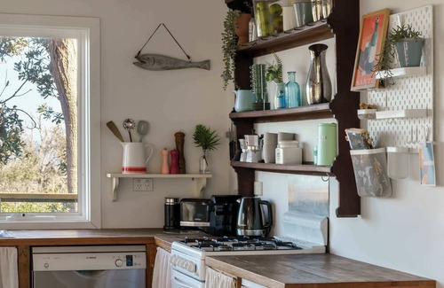 Flinders House | Cleversley Cottage I Ocean Views | Pets | Golf