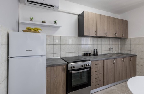 Mravince Apartment | Click Here - Get Promo Price By Inquiry - Apartments Nenna With 3 Bedrooms