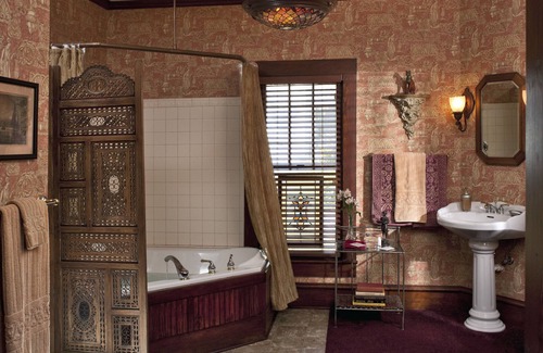 Eureka Springs Historic District Bed & Breakfast | Cliff Cottage Inn - Victorian B&B and Boutique Hotel