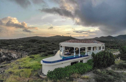 Sabana Westpunt Villa | Cliff Villa Luxury villa