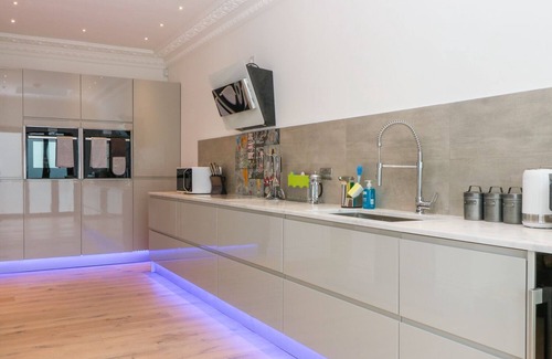 St Leonards-On-Sea Cottage | CLIFFHANGER, family friendly, luxury holiday cottage in Hastings