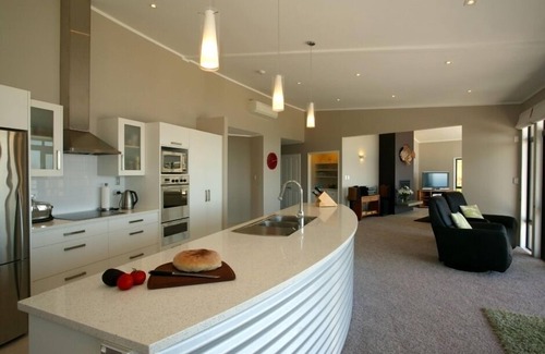 Taiharuru House | Cliffhouse, Taiharuru, Northland