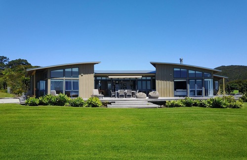 Taiharuru House | Cliffhouse, Taiharuru, Northland