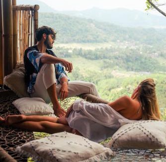 Rendang Villa | Cliffside Bamboo Treehouse with Heated Pool and View