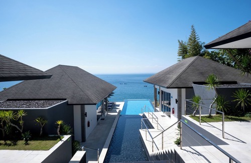 Uluwatu Villa | Cliffside Luxury Villa with Infinity Pool & Panoramic Ocean Views