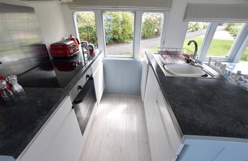Aberporth Cottage | CLIFFTOP CARRIAGE, romantic, character holiday cottage in Aberporth