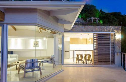 Clifton House | Clifton 3rd Beach house - Breathtakingly Beautiful Views!