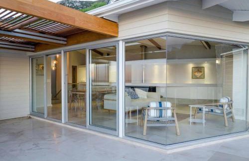 Clifton House | Clifton 3rd Beach house - Breathtakingly Beautiful Views!