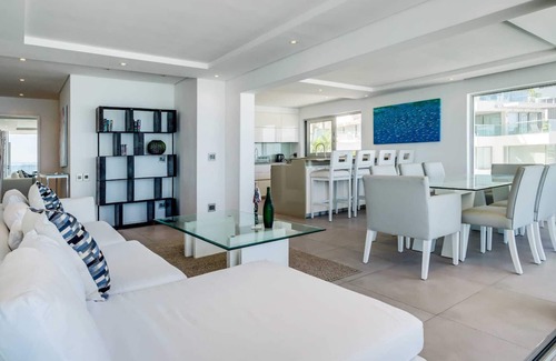 Clifton Apartment | Clifton Apartment on the Waters Edge (Ocean Breeze)