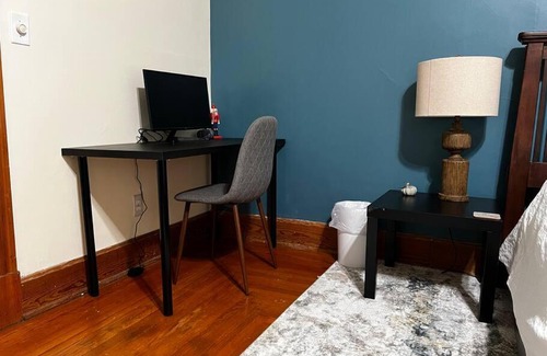 Clifton Heights House | Clifton Scenic Lodge: Prvt Hot Tub, Patio, Parking