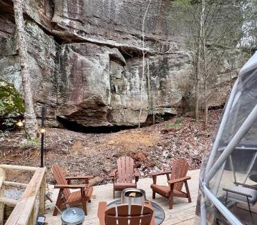 Campton House | “Climber's Den” Rare Cliffside Stay w/HotTub RRG
