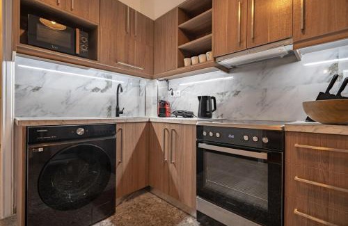 New Kypseli Apartment | Clio 3BR apartment in Kypseli by ΜΡS