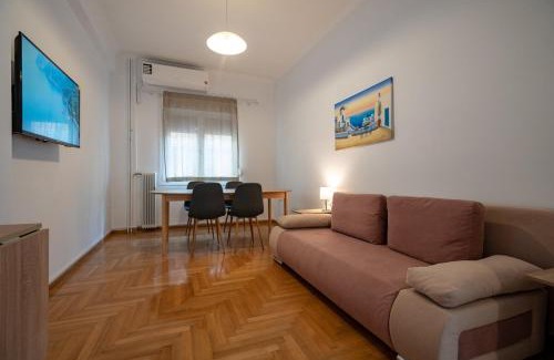 New Kypseli Apartment | Clio 3BR apartment in Kypseli by ΜΡS