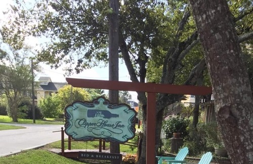 Clear Lake Shores Cottage | Clipper House Inn Cottage