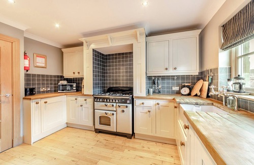 Chathill Cottage | Cloister Cottage - UK3463