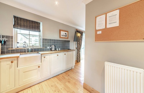 Chathill Cottage | Cloister Cottage - UK3463