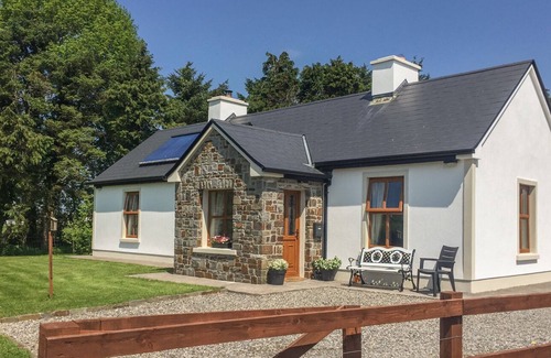 Cloonkee Cottage | CLOONKEE COTTAGE, family friendly in Ballina, County Mayo
