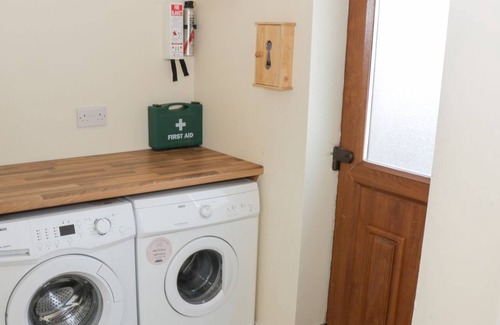 Cloonkee Cottage | CLOONKEE COTTAGE, family friendly in Ballina, County Mayo