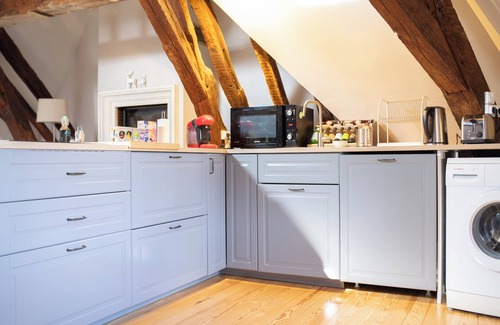 Auxerre Apartment | Clos St Eusèbe, 4-star furnished apartment in the heart of town.
