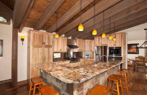 Forest Hills House | Close 2 Town/Lifts! Skiers oasis. 2000 sq Ft patio