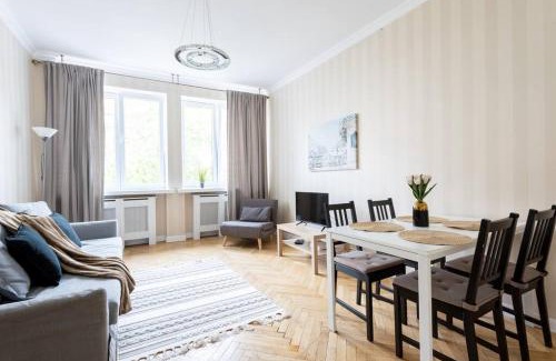 Srodmiescie Apartment | Close-Central Warsaw Apartment - Great Location - Big and Bright Apartment&Nowy Świat
