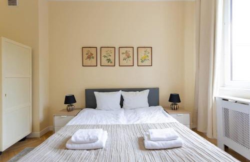 Srodmiescie Apartment | Close-Central Warsaw Apartment - Great Location - Big and Bright Apartment&Nowy Świat