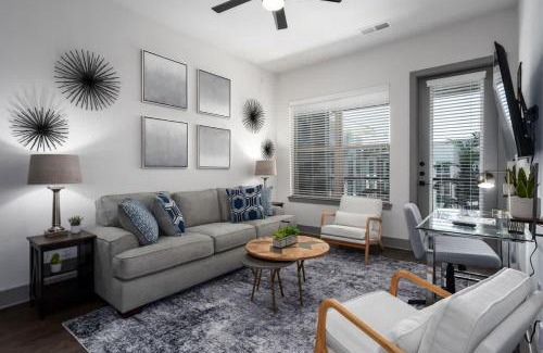 Crestline Heights Apartment | Close to 280 shopping restaurants Grandview Med Ctr