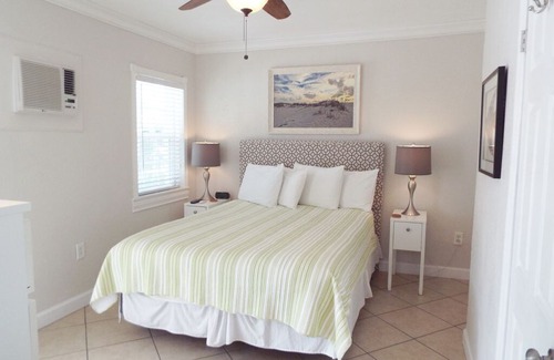 Holmes Beach Hotel | Close to beach @ Haley's Couples Retreat #7