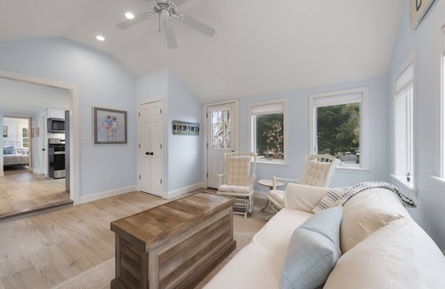 West Chatham Cottage | Close to Beach Renovated Dog Friendly Cape Cottage