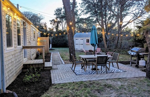 West Chatham Cottage | Close to Beach Renovated Dog Friendly Cape Cottage