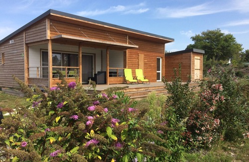 Tosse Ski Chalet | Close to beaches, 49 m² air-conditioned chalet in residential leisure park