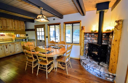 Camp Connell Cabin | Close to Bear Valley Ski Resort, Big Trees State Park, Hiking trails, and Lakes.