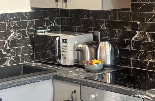 Peterborough Apartment | Close to city centre, Free Parking