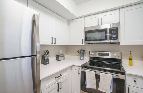 Cox Heights Apartment | Close to DT | Pool, Gym, Balcony, Parking, W/D