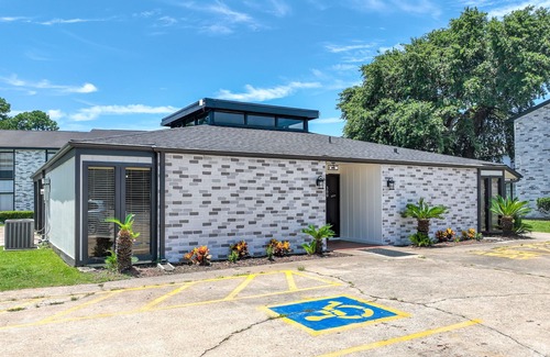 Lufkin Apartment | Close to everything 1-bedroom apartment w/AC & fitness room in charming Lufkin